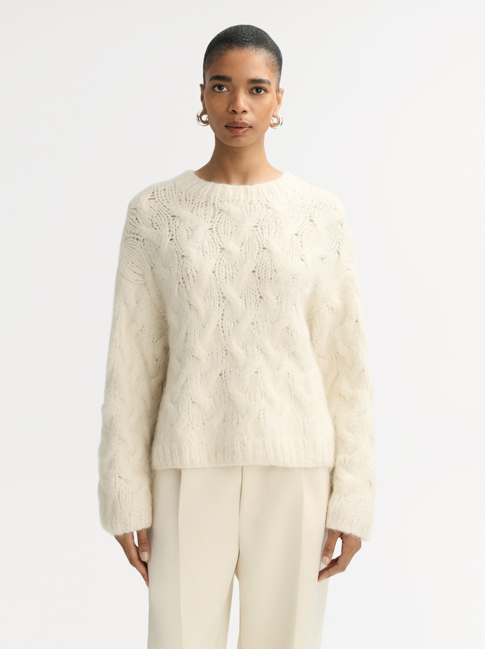 Soft Goat Chunky Cable Knit – Delsette