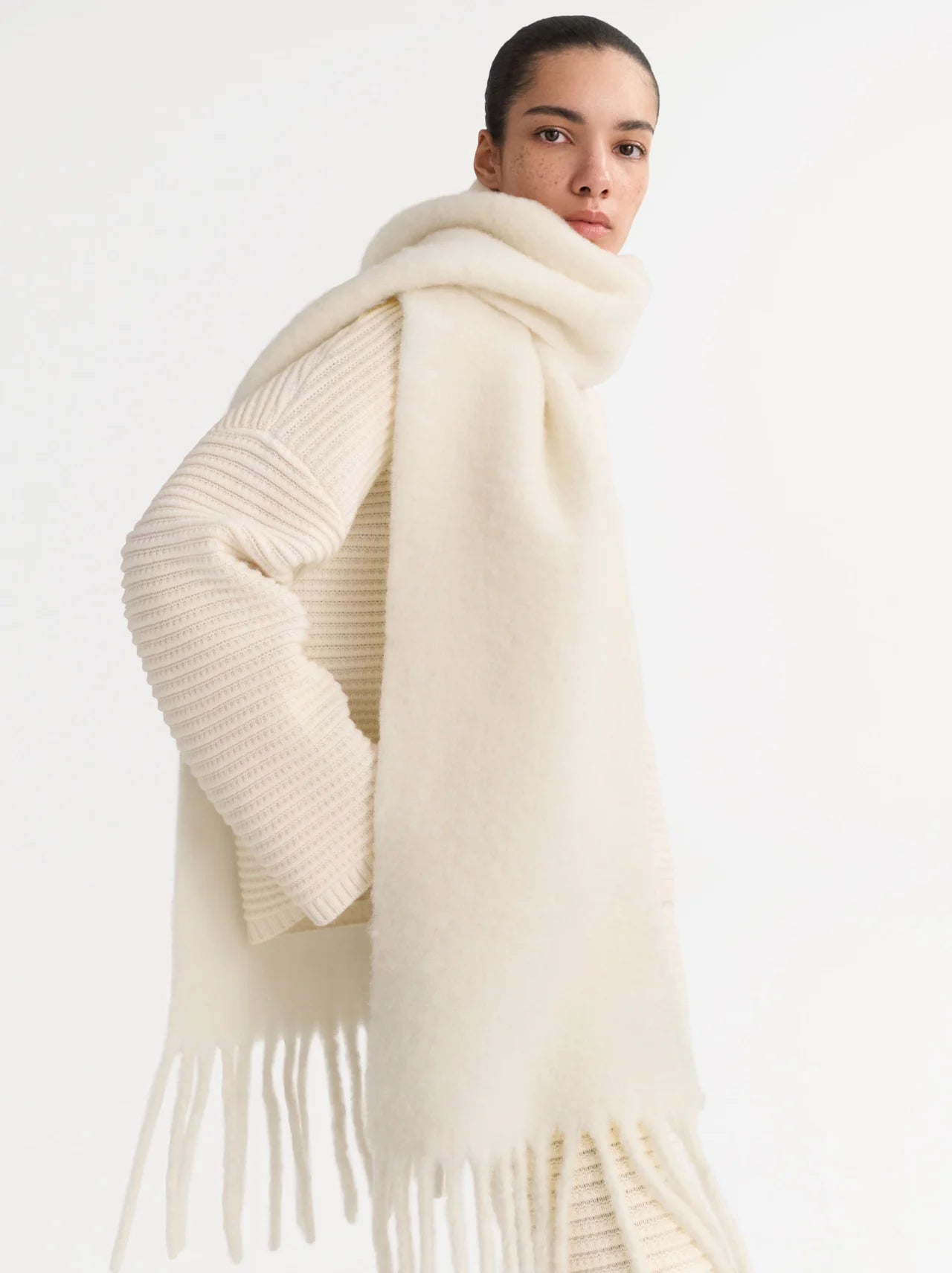 Soft Goat wool scarf with fringe