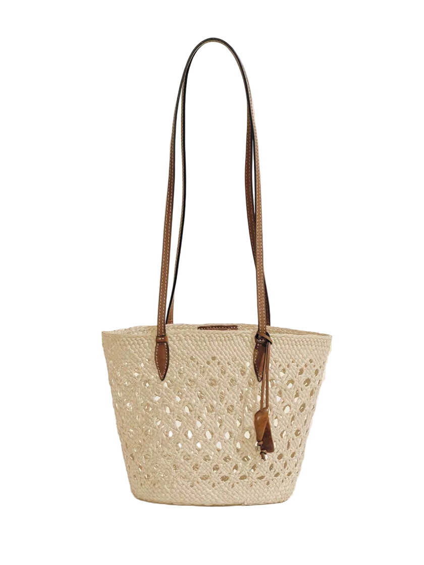 The Lattice Basket in Handwoven Iraca