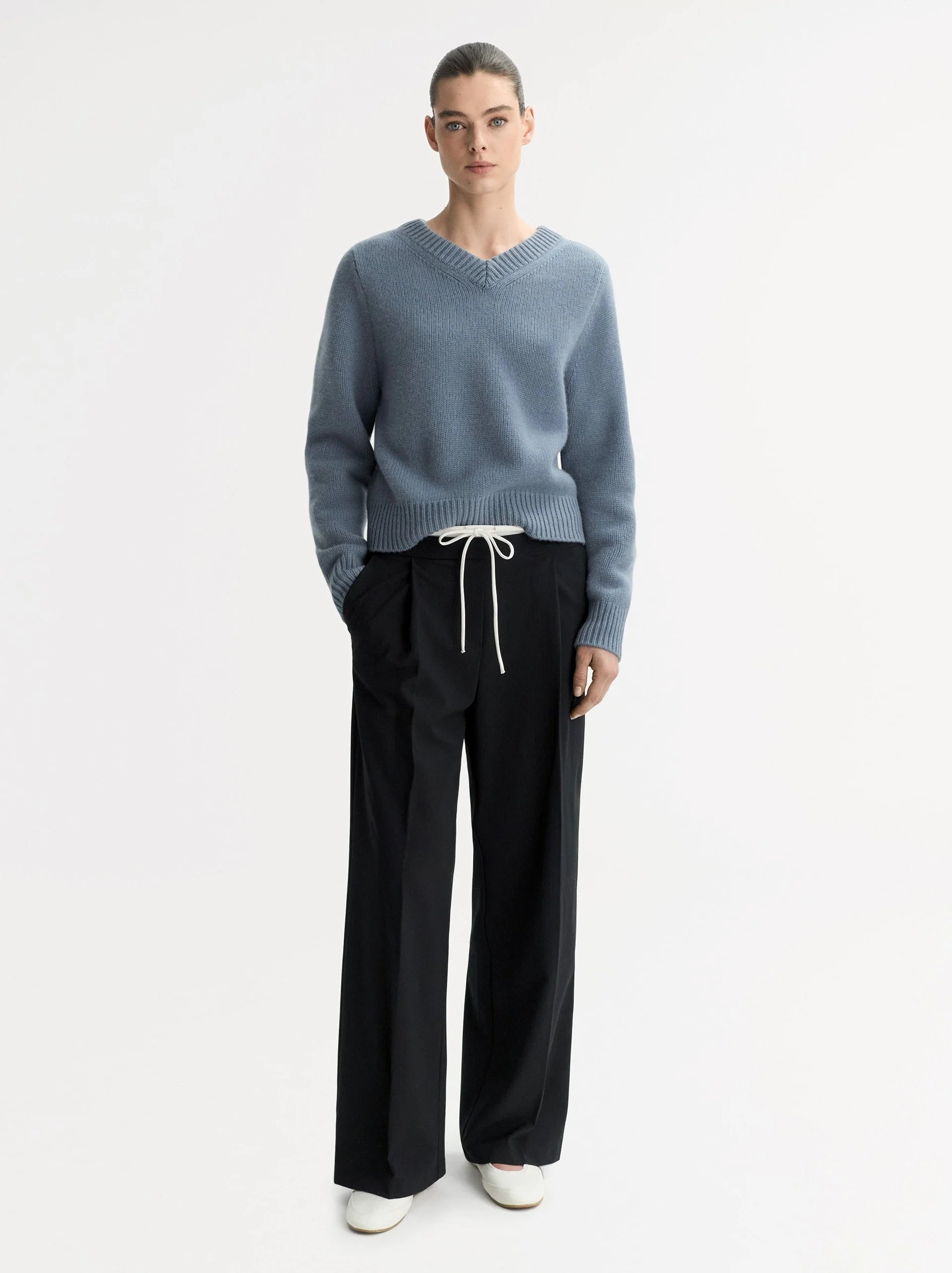 Soft Goat Chunky V-neck Sweater Retro Blue