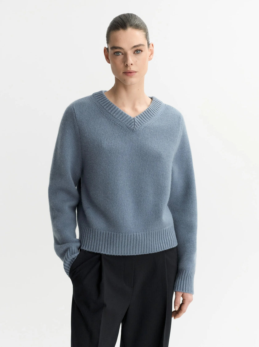 Soft Goat Chunky V-neck Sweater Retro Blue