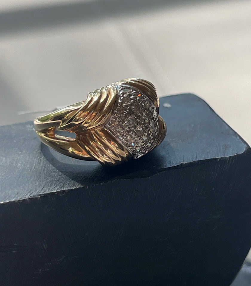 Vintage Gold and Diamond Ring