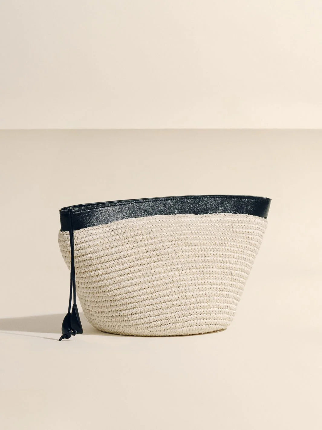 The Large Zip Clutch in Handwoven Fique